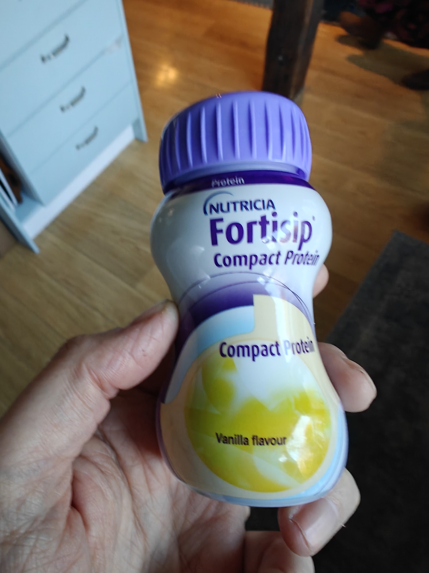 A nutrional drink called Fortisip, vanilla flavour 